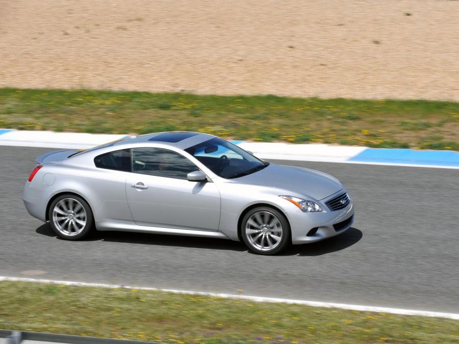  Infiniti G37 Coupe 2007 года  (фото 70 из 74)